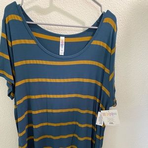 Lularoe Classic tee